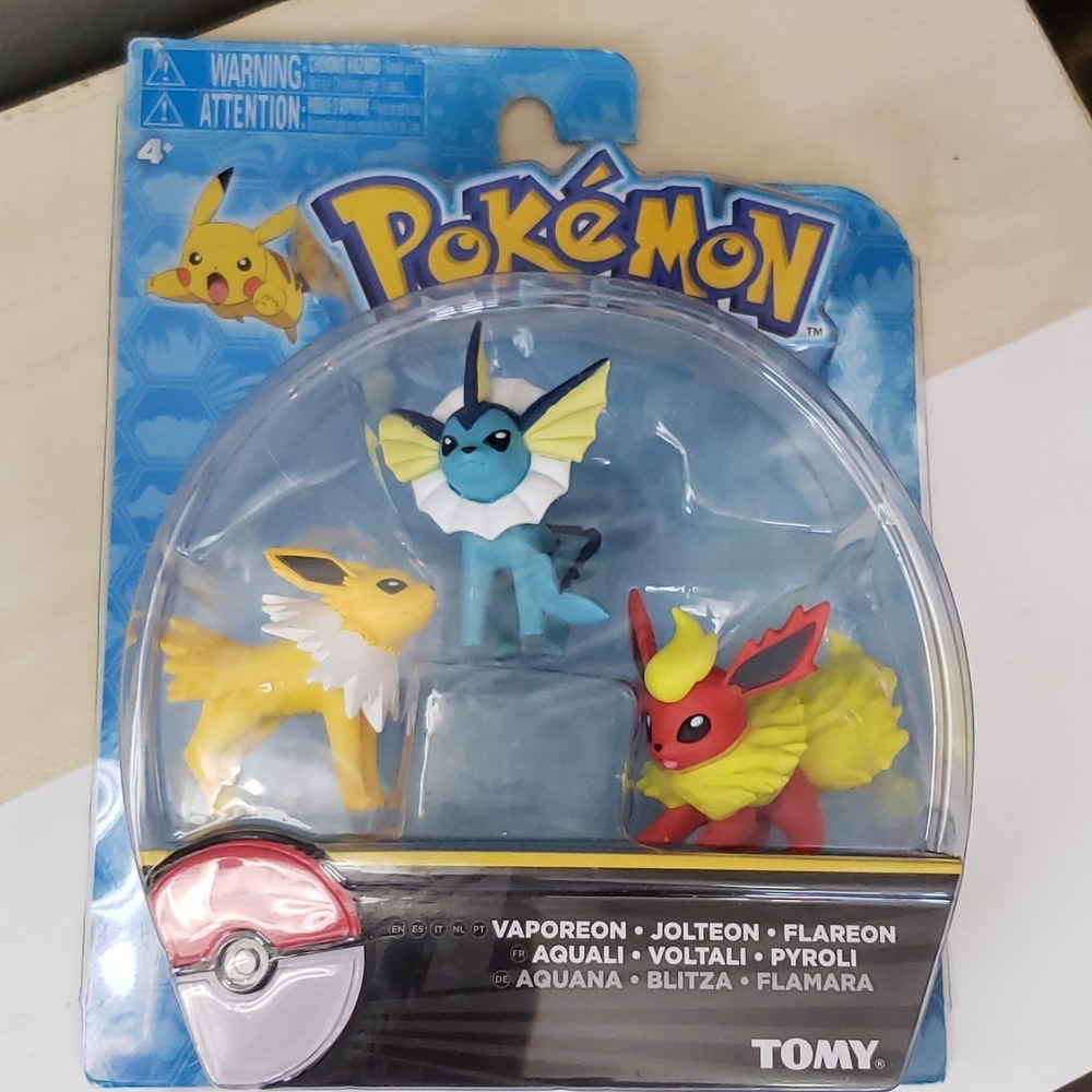 Pokemon Jolteon Vaporeon Flareon Posed For Battle Figures 3 Pack Tomy 2017 - New
